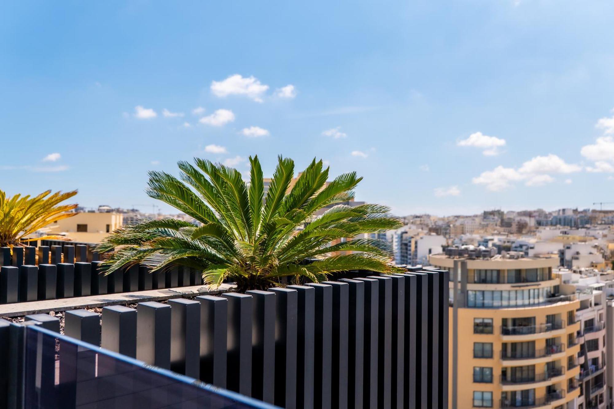 Onyx Hotel Saint Julian's Bagian luar foto